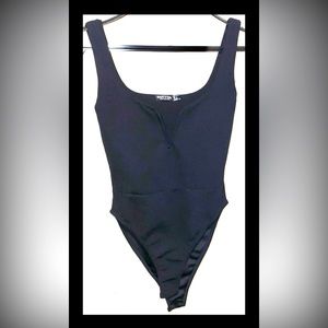 NWOT Nasty Gal Plunge V Neck Black Sleeveless Camisole Bodysuit size 2